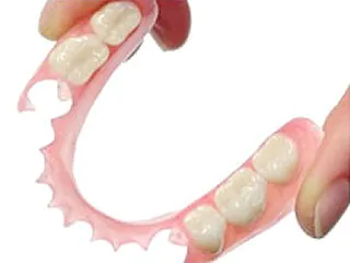 ノンクラスプ義歯（保険適用外）